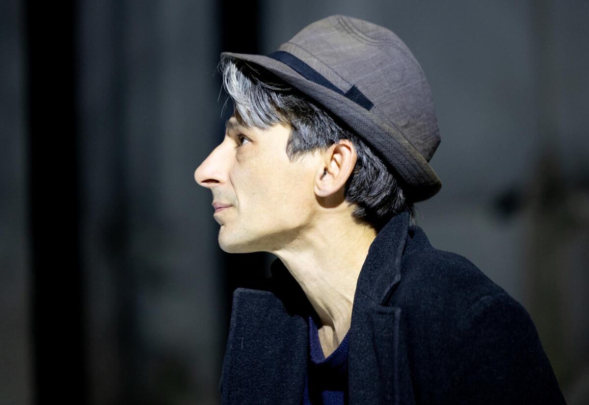 Fausto Paravidino -Vita del signor Molière – Ph. Manuela Giusto – intervista a Fausto Paravidino di Alessia de Antoniis Fausto Paravidino -Vita del signor Molière - Ph. Manuela Giusto - intervista a Fausto Paravidino di Alessia de Antoniis