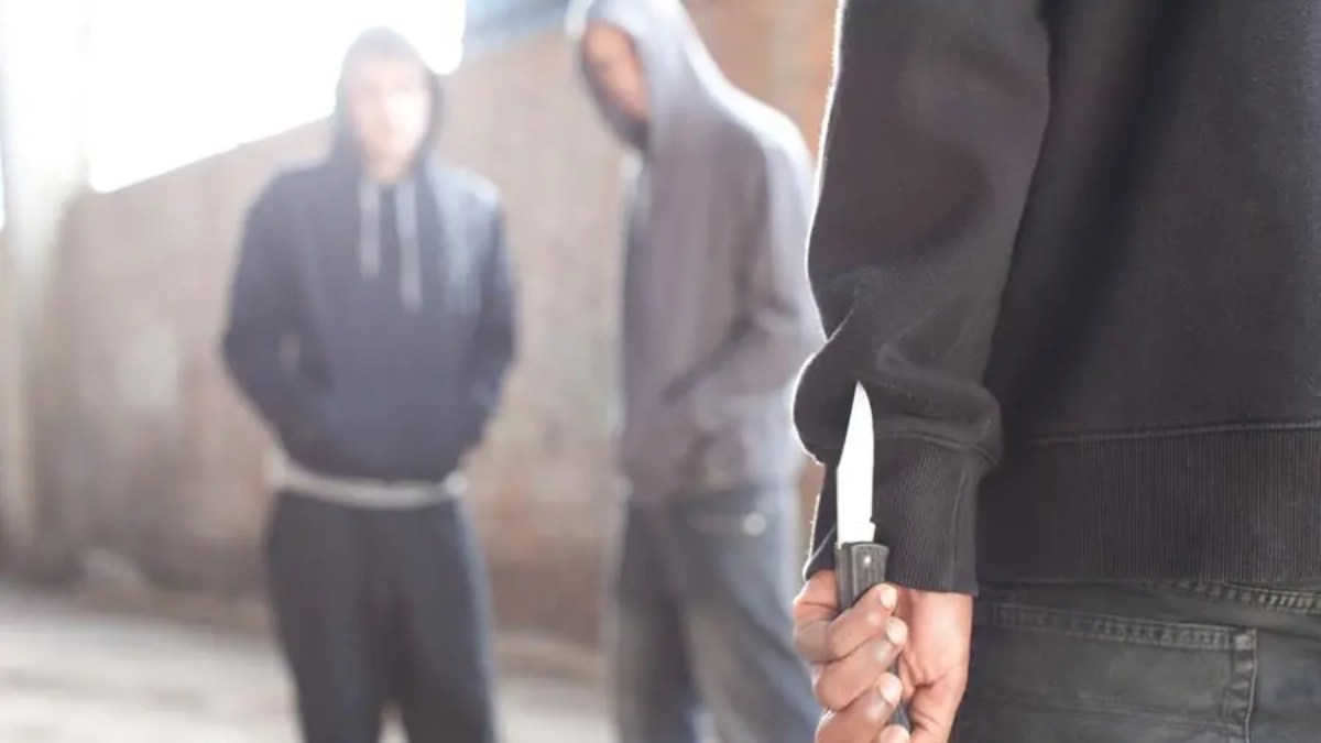 Armi e violenza tra i minori: l'allarme di Save the Children  