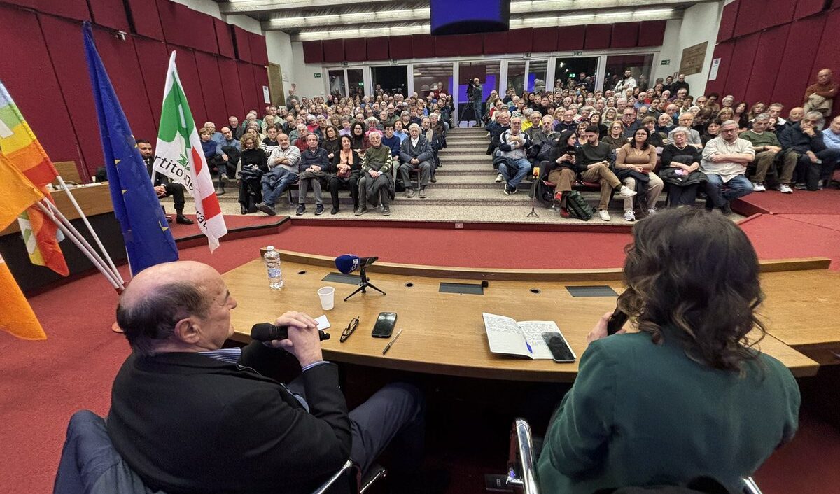 Referendum, Bersani contro Bartolozzi: "I plotoni di esecuzione hanno ucciso giudici come Occorsio e Borsellino..."