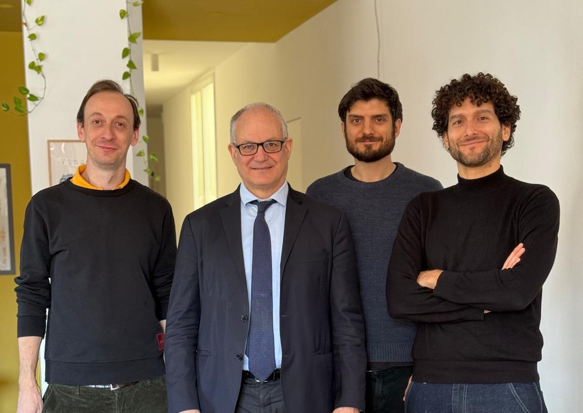 Roberto Gualtieri con il collettivo Le Coliche per il video del Festival del Co-Housing di Roma Capitale, iniziativa su abitare condiviso, anziani e solitudine urbana Roberto Gualtieri con il collettivo Le Coliche per il video del Festival del Co-Housing di Roma Capitale, iniziativa su abitare condiviso, anziani e solitudine urbana - di Alessia de Antoniis