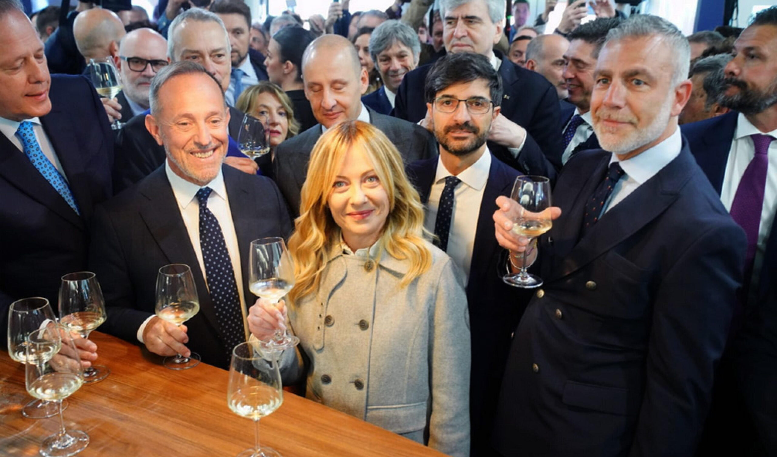 Meloni in difficoltà costretta a sospendere il rinnovo automatico dell'accordo di difesa con Israele