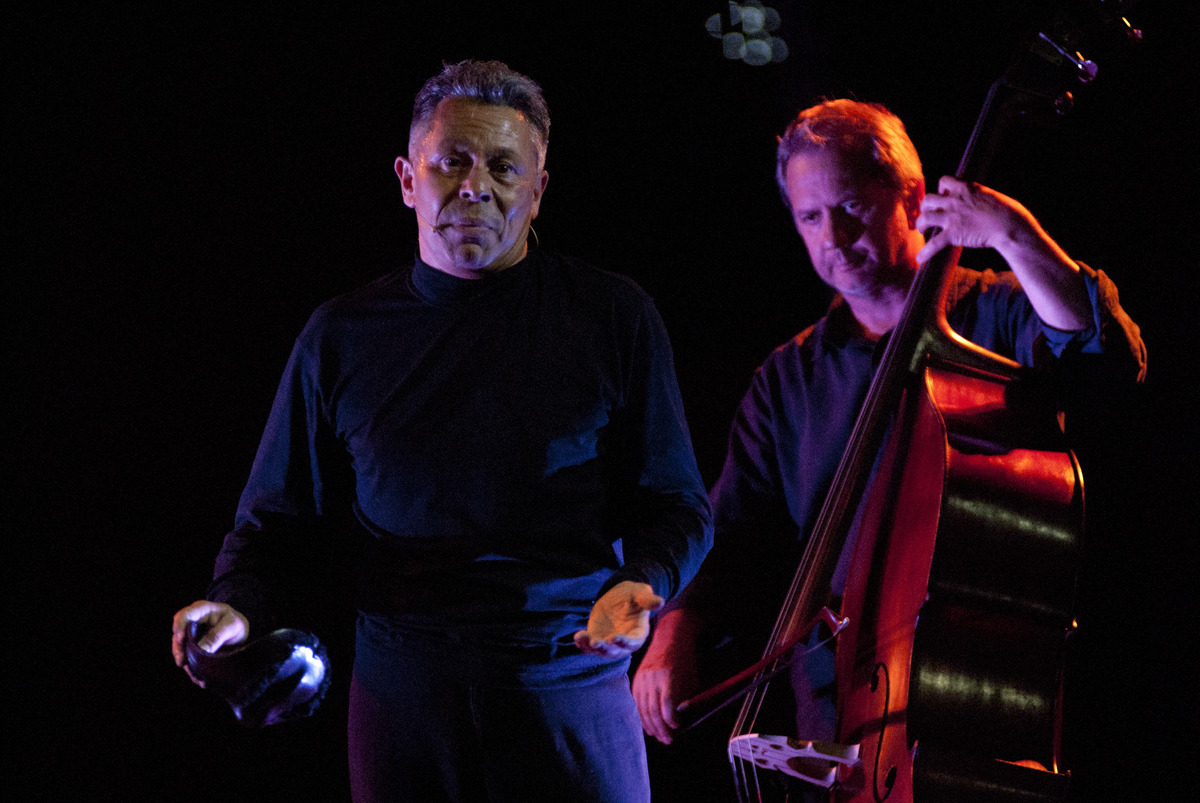 Marco SGROSSO BASSO NAPOLETANO Foto di scena Archivio Vivo - intervista di Alessia de Antoniis