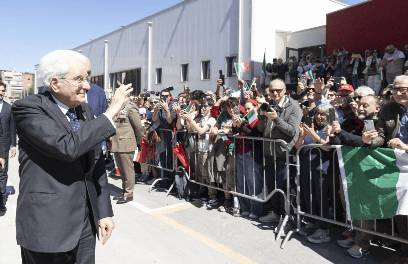 25 aprile: Mattarella esalta i partigiani che si opposero alla 'sedicente' Repubblica Sociale Italiana e ai nazisti