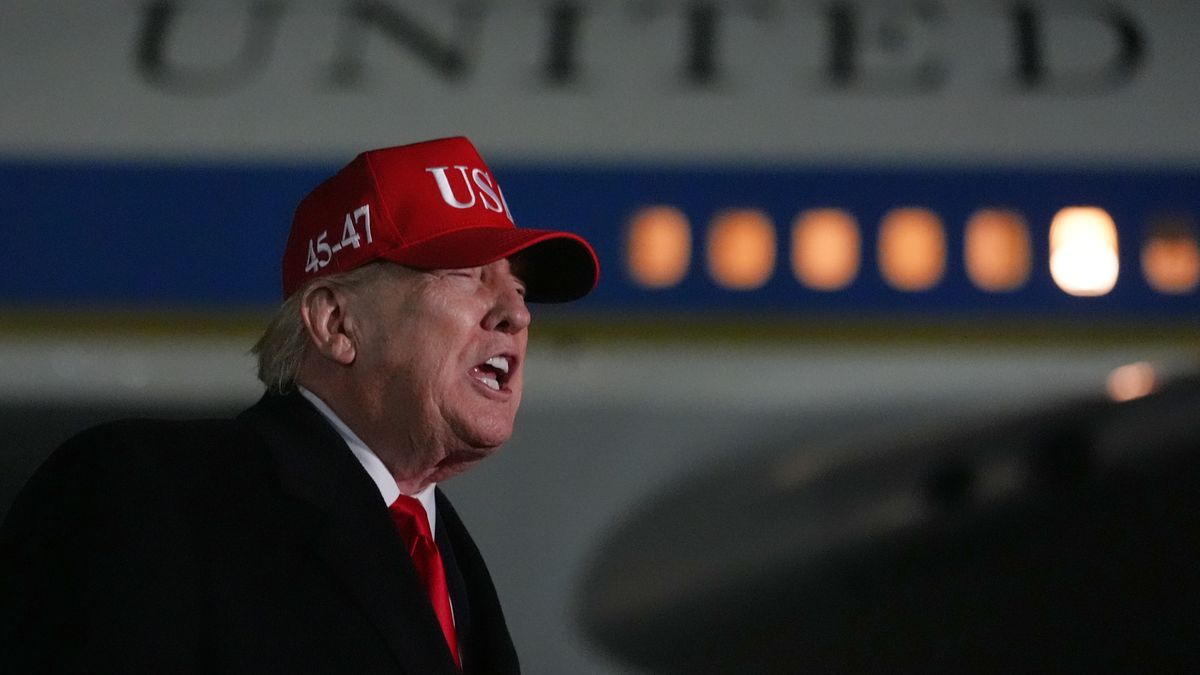 Trump, delirio senza precedenti contro Papa Leone: "È terribile, non deve criticarmi"