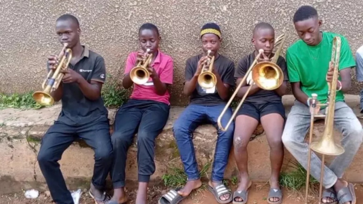 Dalla Sicilia all’Uganda, la musica che cambia la vita