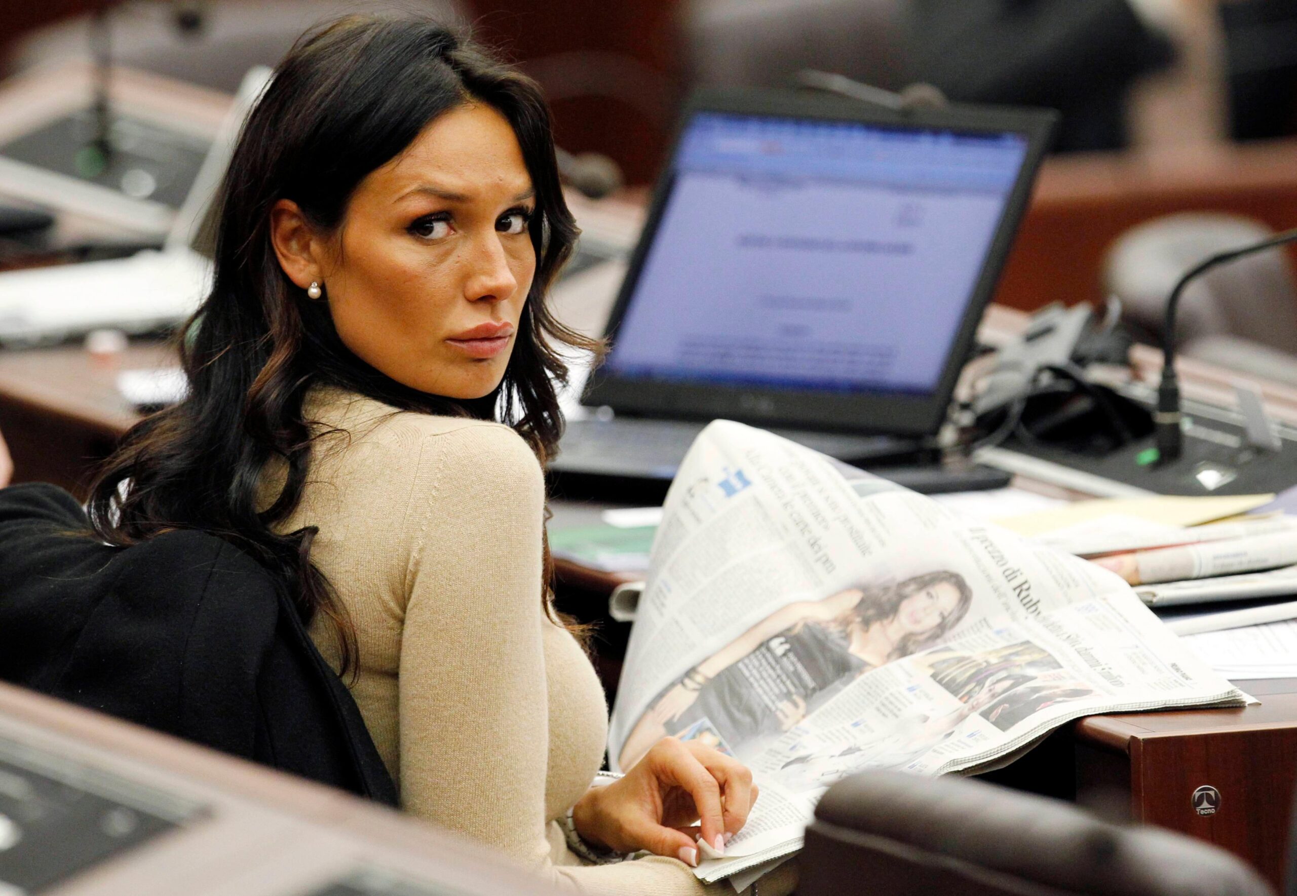 Dalla compassione al dubbio di storia farlocca: la grazia a Minetti irrita il Quirinale mentre si riapre il fascicolo