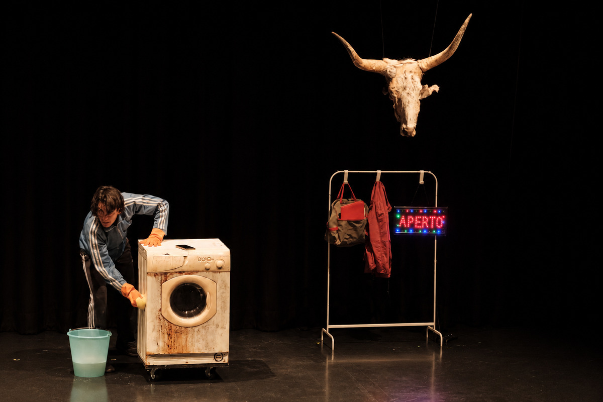 Up To You – Ahmen – Ph. Carlo Valtellina – recensione di Alessia de Antoniis Up To You - Ahmen - Ph. Carlo Valtellina - recensione di Alessia de Antoniis