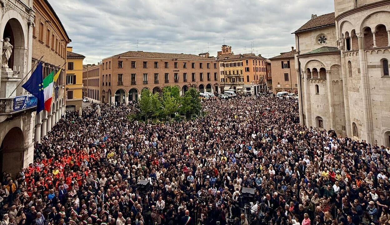Cittadini di serie A e serie B: la destra razzista riscopre sangue, stirpe e discriminazione contro gli immigrati Cittadini di serie A e serie B: la destra razzista riscopre sangue, stirpe e discriminazione contro gli immigrati