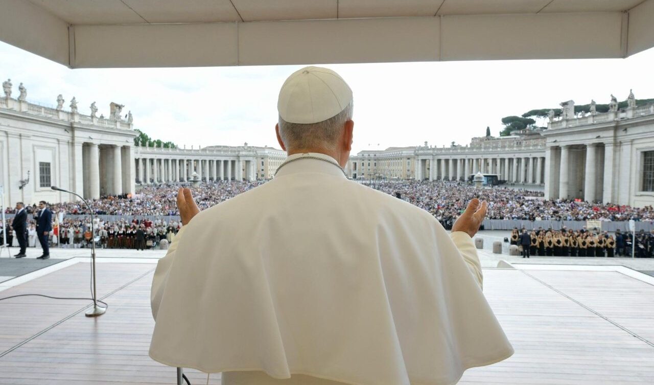 Papa Leone XIV richiama il mondo alla pace e affida ai fedeli il grido dei popoli in guerra Papa Leone XIV richiama il mondo alla pace e affida ai fedeli il grido dei popoli in guerra