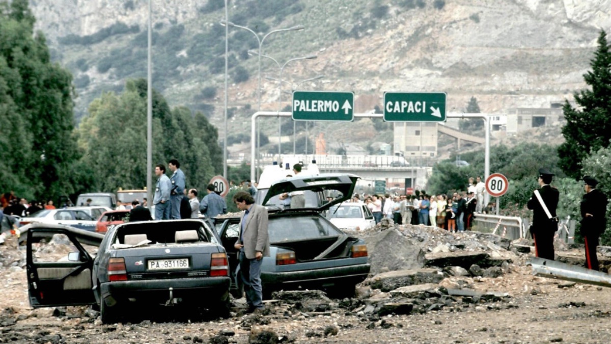 strage-di-capaci—autostrada-a29_1020x680-2 34 anni dall'attentato di Giovanni Falcone