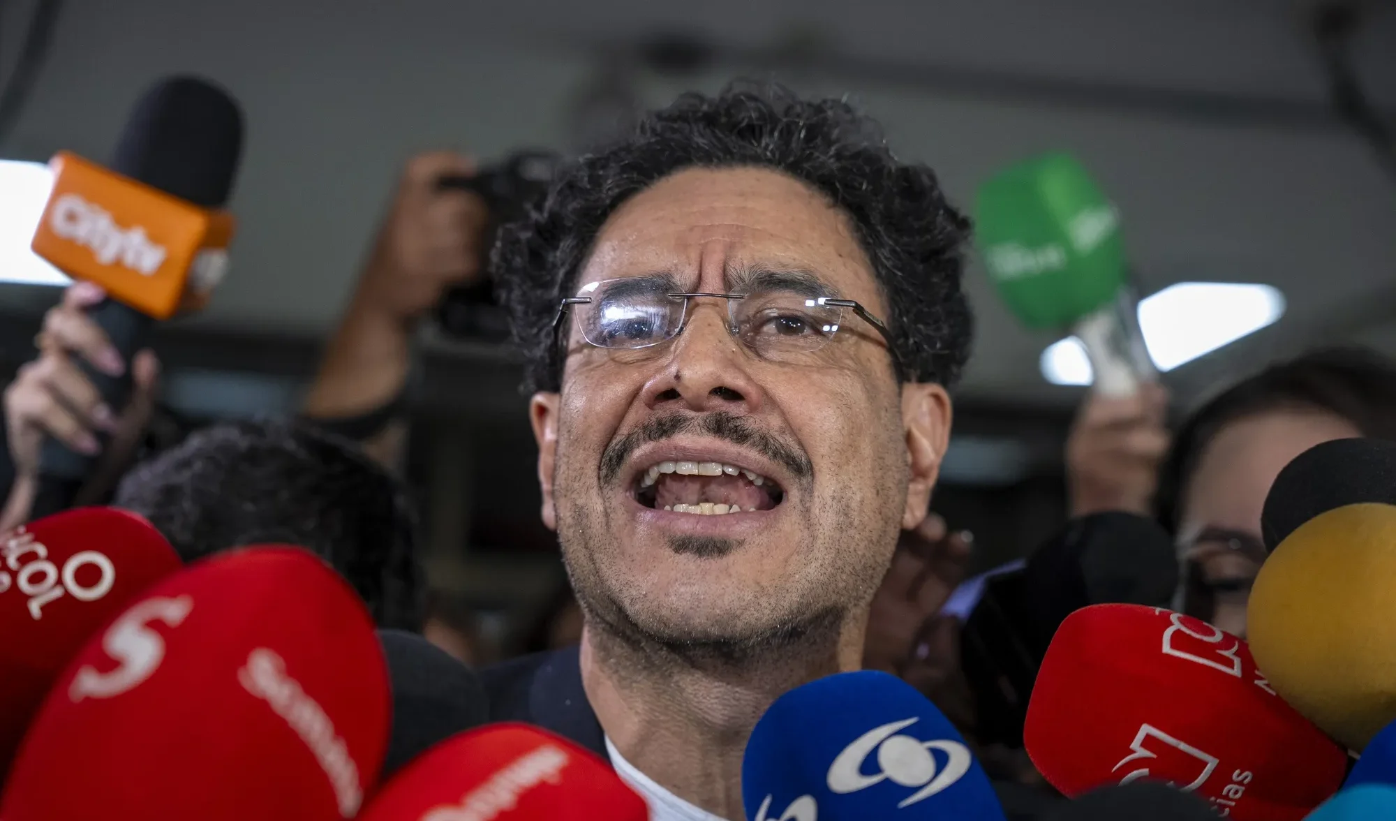 Colombia al voto, l'estrema destra avanza ma esplodono le denunce di brogli