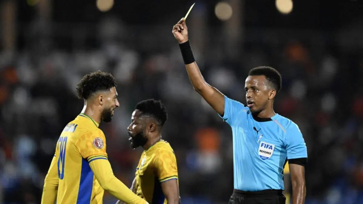 Mondiali della vergogna targati Infantino: l'arbitro somalo respinto negli Usa per le leggi razziste di Trump Mondiali della vergogna targati Infantino: l'arbitro somalo respinto negli Usa per le leggi razziste di Trump
