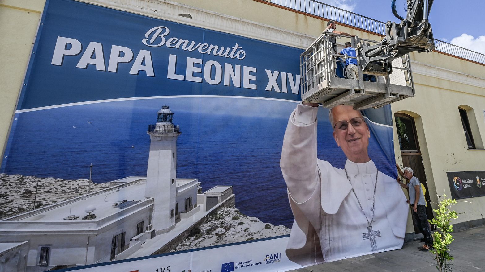 Leone XIV, messaggio a Trump: "Gli immigrati hanno plasmato il futuro degli Stati Uniti"