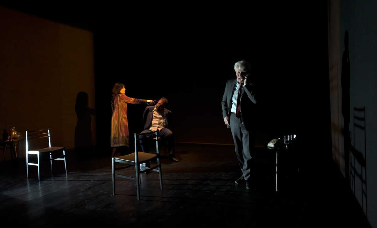 Elena Bucci, Gaetano Colella, Marco Sgrosso – La morte e la fanciulla di Ariel Dorfman -Ph Stefano Bisulli – recensione di Alessia de Antoniis Elena Bucci, Gaetano Colella, Marco Sgrosso - La morte e la fanciulla di Ariel Dorfman -Ph Stefano Bisulli - recensione di Alessia de Antoniis