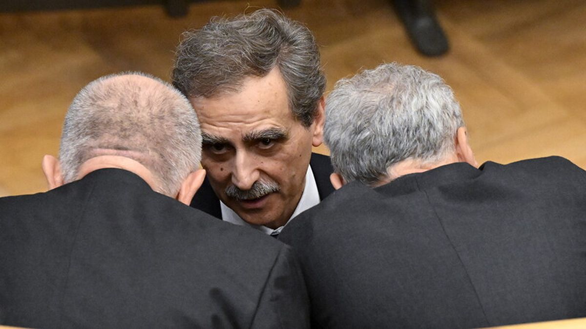 174731651-30d6b7d5-50ba-4246-bf55-35e8328238ee “Non è finita finché non è finita”: la filosofia di Lovaglio di fronte a chi vuol prendersi la storica banca senese