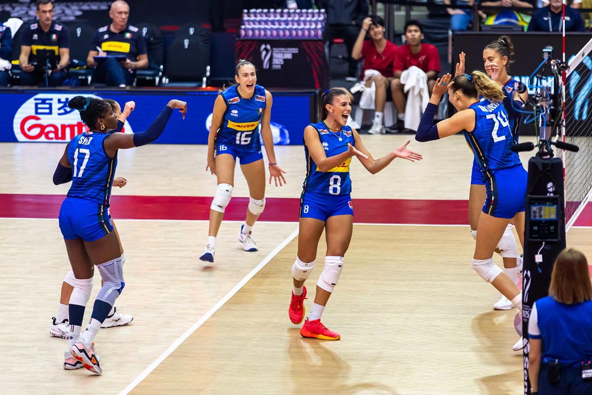 I8A5420 L'Italvolley femminile fa tre su tre agli Europei: Svezia battuta 3-0 e ottavi di finale più vicini