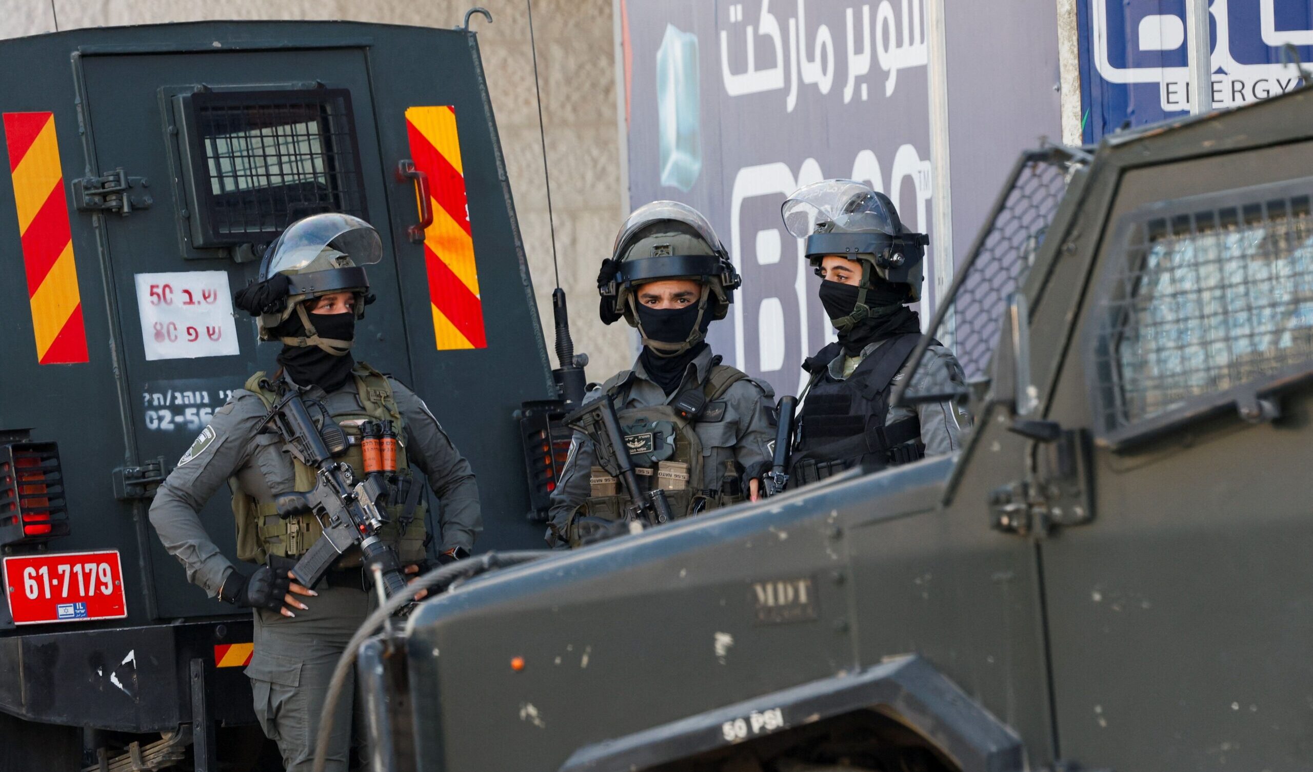L’esercito israeliano si ritira dal campo profughi di Qalandiya dopo tre giorni di violenze contro i palestinesi L’esercito israeliano si ritira dal campo profughi di Qalandiya dopo tre giorni di violenze contro i palestinesi