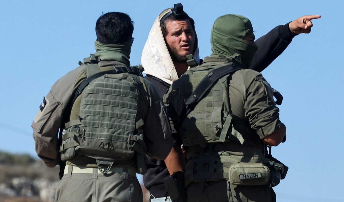 Cisgiordania, 12 paesi sanzionano gli insediamenti israeliani: "Terroristi impegnati nella pulizia etnica" Cisgiordania, 12 paesi sanzionano gli insediamenti israeliani: "Terroristi impegnati nella pulizia etnica"
