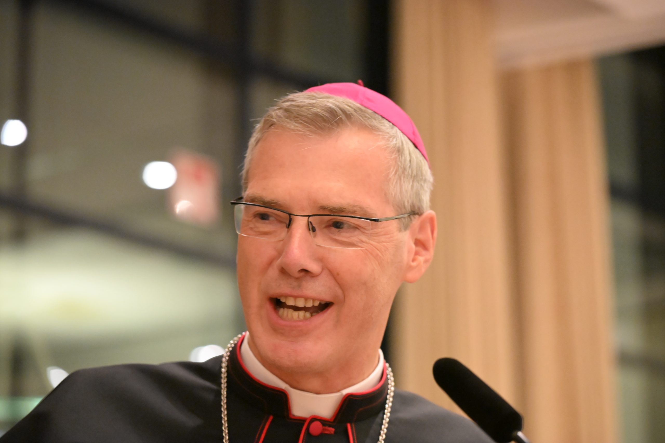 La Chiesa tedesca sfida l’estrema destra: una lezione di responsabilità per chi ha troppo a lungo scelto di non vedere
