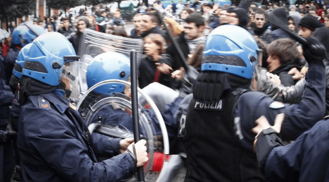 Screenshot 2026-09-08 alle 20.30.47 Cosa potrebbero mai insegnare ai poliziotti Vannacci e Pietro Senaldi di Libero?