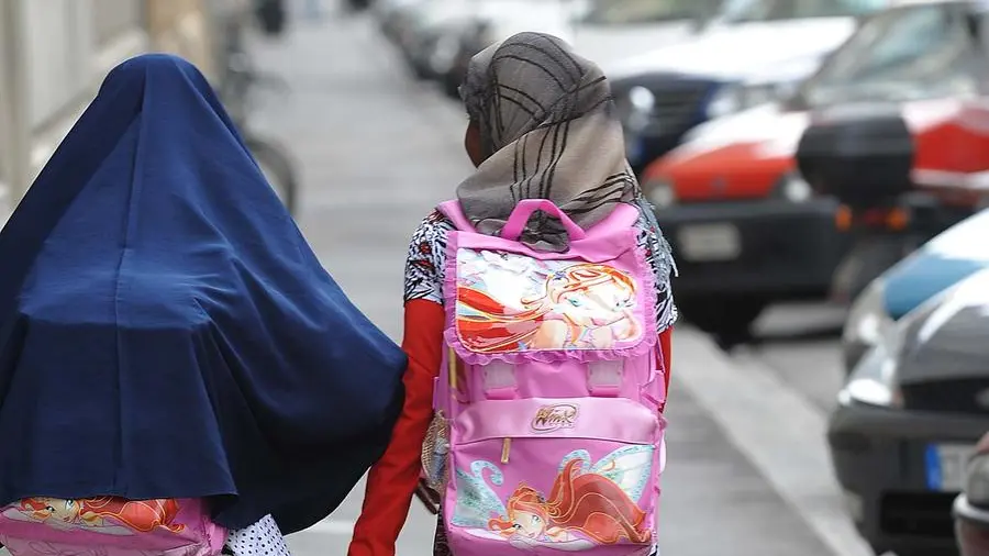 Niqab e diritti delle donne: la battaglia contro l’oppressione non giustifica un decreto con misure razziali Niqab e diritti delle donne: la battaglia contro l’oppressione non giustifica un decreto con misure razziali