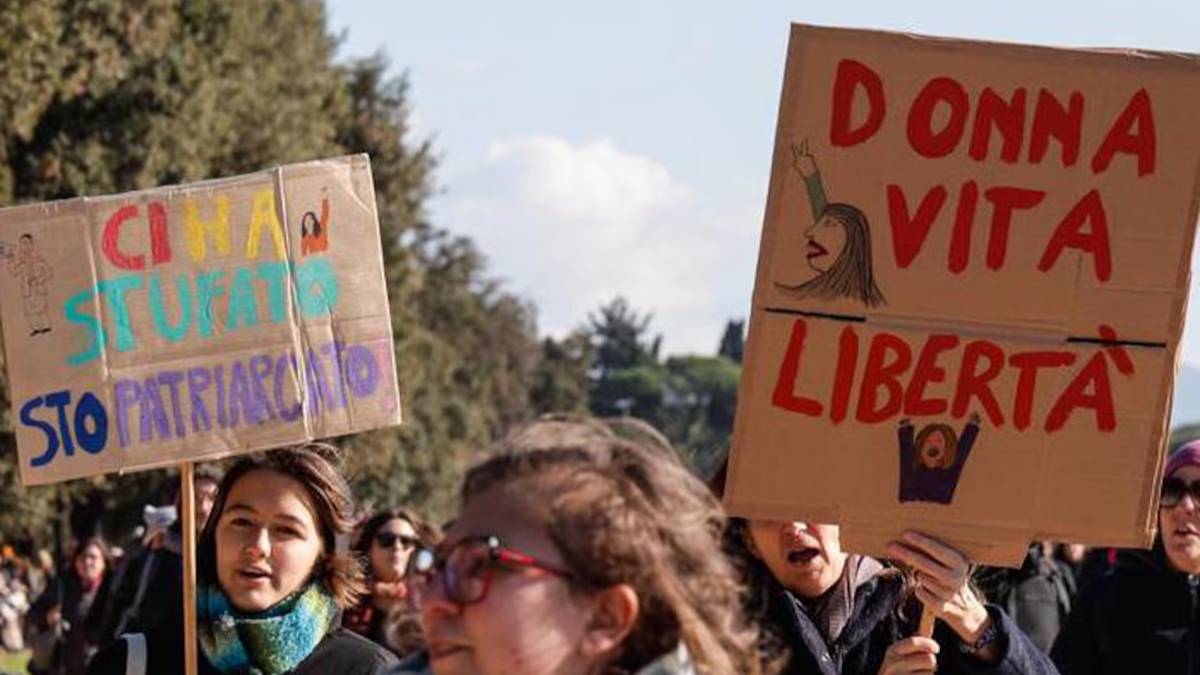 In Italia esistono 409 centri antiviolenza. Ma è decisiva l'educazione affettiva e sessuale nelle scuole Fonte: ilsole24ore.com