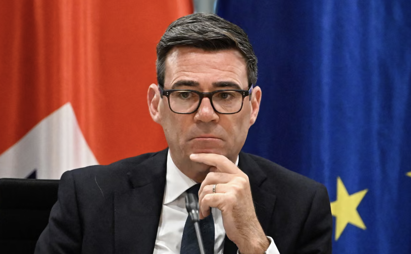 Burnham accusa: "I governi non hanno informato abbastanza sulle ingerenze russe"